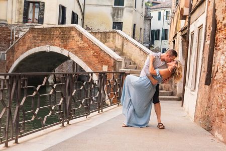 Exclusive Cinematic Photoshoot: Capture Venice Hidden Gems 
