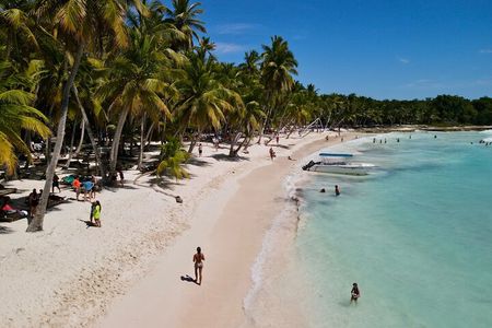 Catalina Sailing Experience in Punta Cana with Food and Drinks