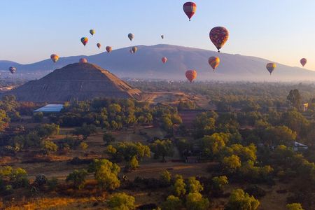 Balloon flight + pick up in CDMX + Breakfast in Cave + Teotihuacan