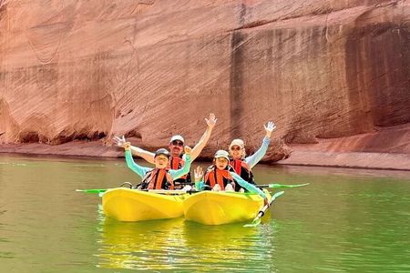 Lake Powell Kayak and Water Antelope Canyon Hike Guided Tour