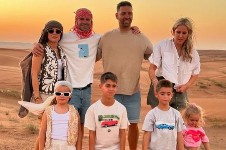 DUBAI: Vip Red Dunes Safari 4x4 Pick/Drop Camel BBQ Dinner Shows