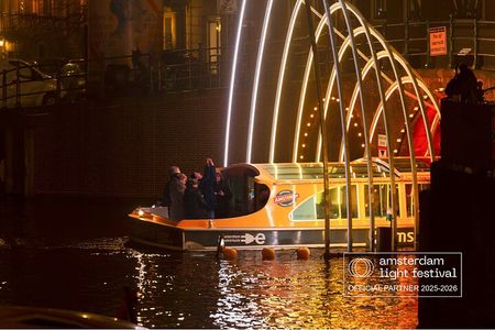 Amsterdam German Light Festival Tour with Unlimited Drinks