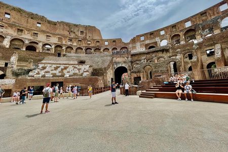 Colosseum Arena Palatine Hill and Roman Forum Tour