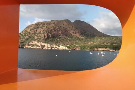 Land excursions in small family groups on Santiago