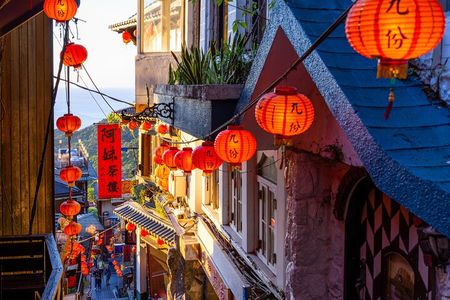 Yangmingshan, Yehliu, Jiufen & Shifen Private Tour From Taipei