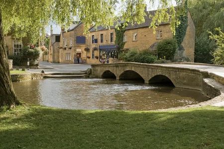 9 Hour Day Tour Cotswold's Villages from London