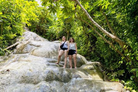 Magical Sticky Waterfall and Dantewada Cafe from Chiang Mai
