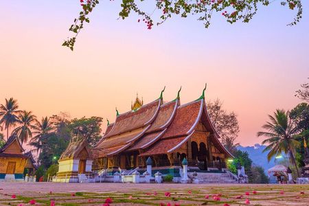 Luang Prabang Temples, Royal Palace & Night Market Private Tour
