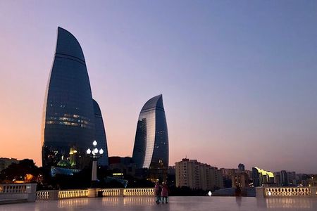 Discover Baku in Guided City Tour of Old Town Modern Landmarks