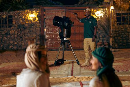 Dubai: Private Night Vintage Land Rover Safari and Astronomy