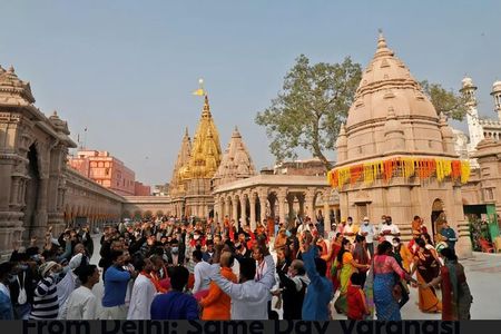 From Delhi: Same Day Varanasi Tour By Flight With Boat Ride