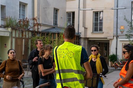 Paris Guided Bike Tour – Le Marais and Île de la Cité Hidden Gems