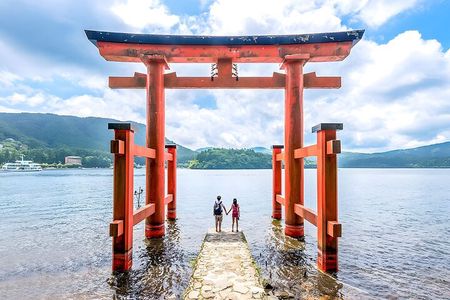 Hakone & Mount Fuji Day Trip:Lake Ashi Torii Gate & Oshino Hakkai