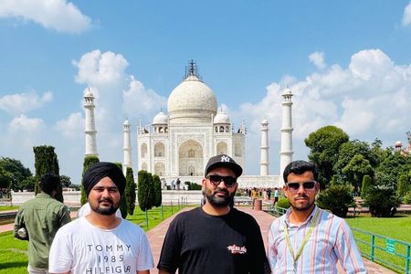 Taj Mahal, Agra Fort & Fatehpur Sikri Guided Tour From Delhi