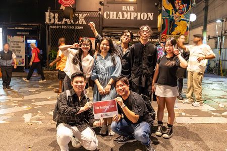 Shinjuku Bar Hopping: Dinner & Karaoke(All-You-Can-Drink)