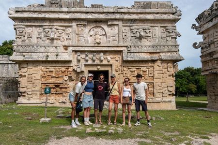 Guided tour in Chichen Itza and 3 cenotes from Valladolid