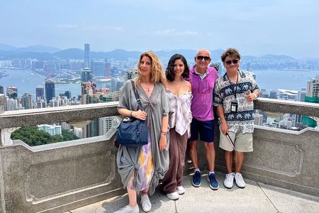Hong Kong Private Tour with Master Storyteller (Full or Half Day)