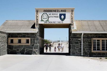Robben Island half Day Tour Pre-Booked Ticket & Luxury Transport