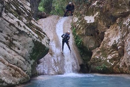 Neda Canyoning