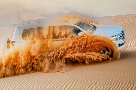 Desert Safari Experience with Dune Bashing and Dinner in Dubai