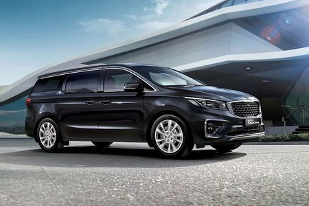 Dubai & Abu Dhabi Private Chauffeur Service 7-Seater | 10 Hrs