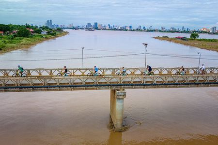 Phnom Penh: Cycle the Silk Island - Haft Day Tour 