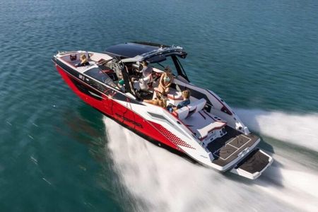 Thrilling Jetboat Adventure with Stunning Doha Skyline Views