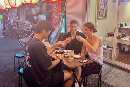 Shinjuku: Private Bar Hopping