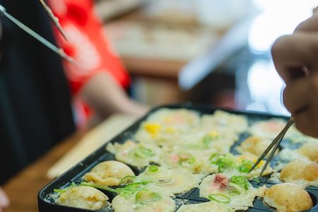 Osaka: Takoyaki Okonomiyaki Cook & Japanese Fes!!