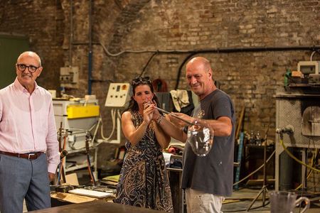 Blowing Glass Experience with Private Boat and exclusive Guide 

