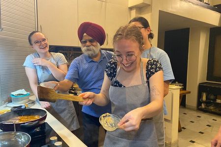 Indian Cooking Class in Authentic Indian Home - (Learn 6 Things)