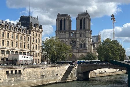 History Walking Tour at Paris along the Seine
