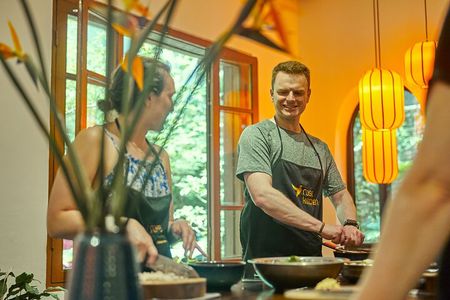 Cozy Hanoi Cooking Class with Cultural Escape in a Secret Villa