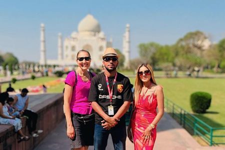 Sunrise Taj Mahal Tour From Delhi 