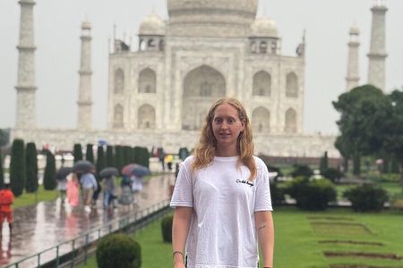 Taj Mahal Same Day Agra Tour With 5* Lunch From Delhi By Car