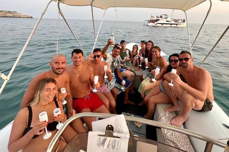 Caves Boat Tour with Aperitif & Swim from Santa Maria di Leuca