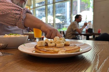 Houston Downtown Food Tour with 6 Tastings of Tradition & Fusion