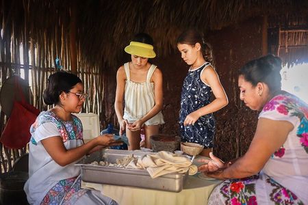 Private Tour to Chichen Itza and Cenote with Lunch