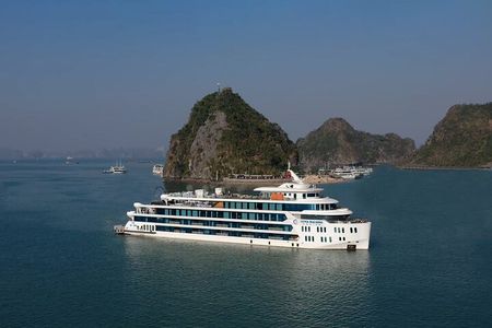Luxury 5-Star Ha Long Bay Day Cruise with Buffet Lunch from Hanoi