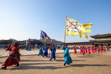 Seoul Private Tour Gyeongbok Palace Bukchon and Gwangjang Market