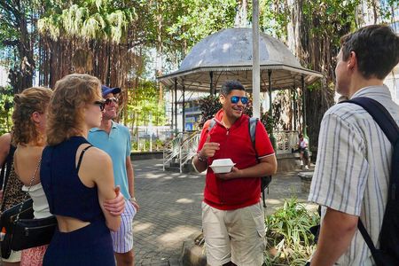 Port Louis: Street Food & City Highlights Walking Tour
