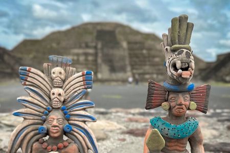 CDMX to La GRUTA Rest. to Teotihuacan Pyramids, PRIVATE (VIP)