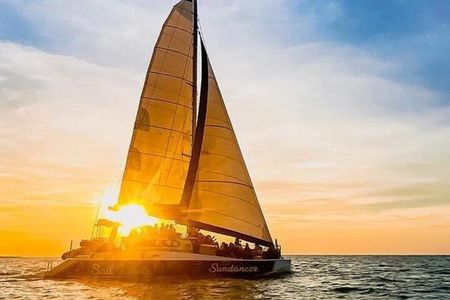 Sunset 3-Hour Cruise from Darwin with Dinner and Sparkling Wine