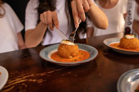 Barcelona Small Group Food Tour: Tapas, Drinks and Local Bars