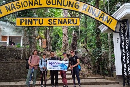 MODERATE HIKING: 2D/1N Crater Rim Senaru | Rinjani Samalas Tour