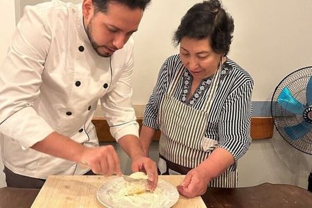 Authentic Pasta and Tiramisù cooking class at spanish steps