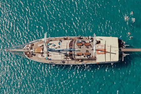 Athens cruise: Agistri, Moni, Aegina with lunch & drinks included