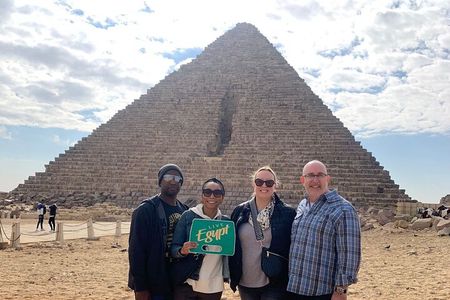 2 Days in Cairo City Break: Pyramids, Sphinx, Museum & Old Cairo
