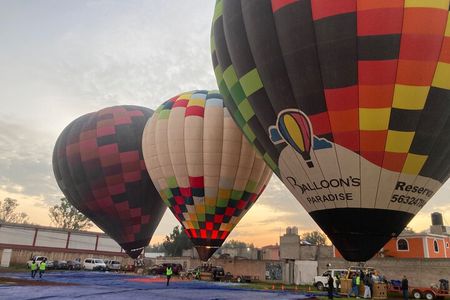 Teotihuacan Balloon flight, breakfast and transportation.