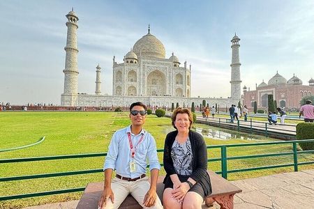 Taj Mahal and Agra Private Car Tour from Delhi with 5* Lunch